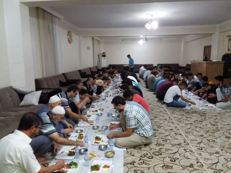 Gençlerle İftar…