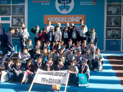 İZCİLERİMİZDEN KİTAP FUARINA ZİYARET