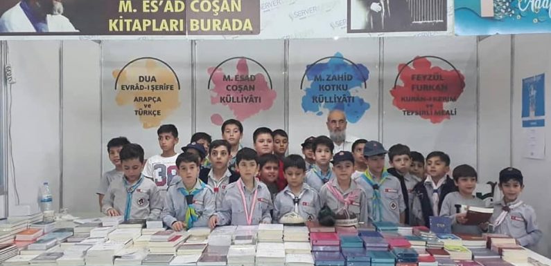 İZCİLERİMİZDEN KİTAP FUARINA ZİYARET